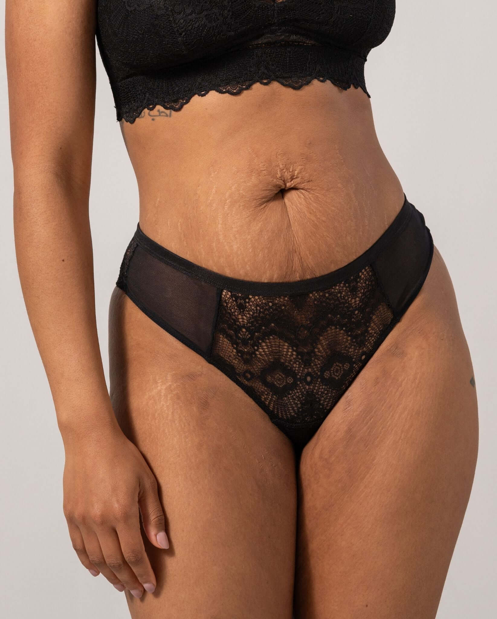 Lace Cheeky Black - Image 16